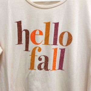 Fall comfy, cute long sleeve tee 🍁 🍃